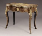 Lote 94: MESA ESTILO LUIS XV CON DECORACION BOULLE. MESA ESTILO LUIS XV CON DECORACION BOULLE.