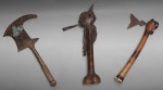 Lote 509: TRES ANTIGUAS ARMAS DE MANO AFRICANAS DIFERENTES. TRES ANTIGUAS ARMAS DE MANO AFRICANAS DIFERENTES.