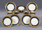Lote 413: JUEGO DE PORCELANA FRANCESA DE LIMOGES PARA MESA. JUEGO DE PORCELANA FRANCESA DE LIMOGES PARA MESA.