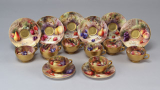Lote 480: OCHO TAZAS CON SUS PLATOS DE PORCELANA INGLESA.  OCHO TAZAS CON SUS PLATOS DE PORCELANA INGLESA. 