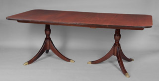 Lote 189: MESA DE DOS PEDESTALES ESTILO INGLES PARA COMEDOR.  MESA DE DOS PEDESTALES ESTILO INGLES PARA COMEDOR. 