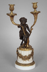 Lote 500: CANDELABRO FRANCES DE ESTILO LUIS XVI. CANDELABRO FRANCES DE ESTILO LUIS XVI.