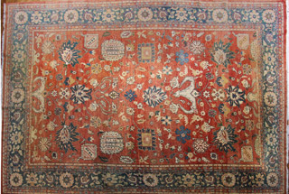 Lote 249: GRAN ALFOMBRA INDIA DE LANA TEJIDA A MANO.  GRAN ALFOMBRA INDIA DE LANA TEJIDA A MANO. 