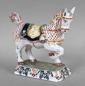 Lote 419: ANTIGUA FIGURA 'CABALLO' DE FAIENCE FRANCESA. ANTIGUA FIGURA 'CABALLO' DE FAIENCE FRANCESA.