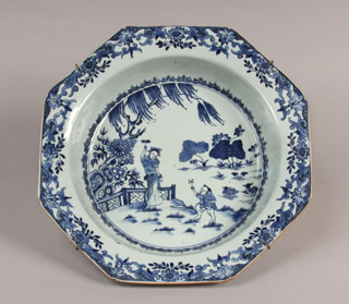 Lote 347: GRAN CENTRO DE PORCELANA CHINA SIGLO XIX. GRAN CENTRO DE PORCELANA CHINA SIGLO XIX.
