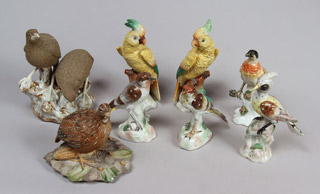 Lote 421: CONJUNTO DE AVES DE PORCELANA ESMALTADA. CONJUNTO DE AVES DE PORCELANA ESMALTADA.