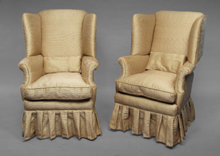 Lote 207: PAR DE SILLONES BERGERE DE ESTILO JACOBINO. PAR DE SILLONES BERGERE DE ESTILO JACOBINO.