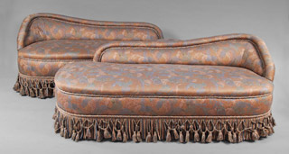 Lote 209: PAR DE 'CHAISES LONGUES' TOTALMENTE TAPIZADAS. PAR DE 'CHAISES LONGUES' TOTALMENTE TAPIZADAS.