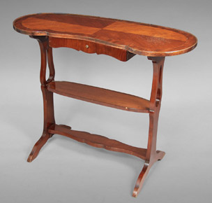 Lote 235: MESA ROGNON PARA CENTRO. MESA ROGNON PARA CENTRO.