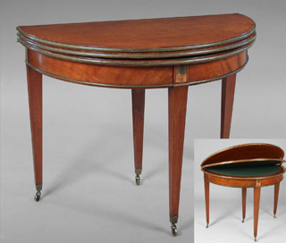 Lote 158: ANTIGUA 'CONCERTINA-ACTION' GAME TABLE INGLESA GEORGIAN. ANTIGUA 'CONCERTINA-ACTION' GAME TABLE INGLESA GEORGIAN.