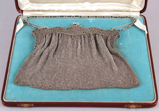 Lote 579: CARTERA DE PLATA EUROPEA SELLADA PARA DAMA. CARTERA DE PLATA EUROPEA SELLADA PARA DAMA.