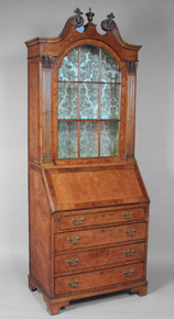 Lote 166: BUREAU BOOKCASE DE ESTILO INGLES.  BUREAU BOOKCASE DE ESTILO INGLES. 