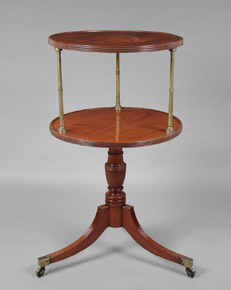 Lote 129: ANTIGUA 'DUMB-WAITER' INGLESA REGENCY.  ANTIGUA 'DUMB-WAITER' INGLESA REGENCY. 