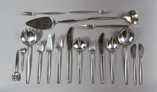 Lote 301: JUEGO DE CUBIERTOS DINAMARQUES GEORG JENSEN.  JUEGO DE CUBIERTOS DINAMARQUES GEORG JENSEN. 