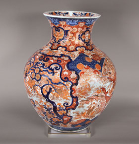 Lote 494: GRAN VASO DE ANTIGUA PORCELANA JAPONESA DE IMARI.  GRAN VASO DE ANTIGUA PORCELANA JAPONESA DE IMARI. 