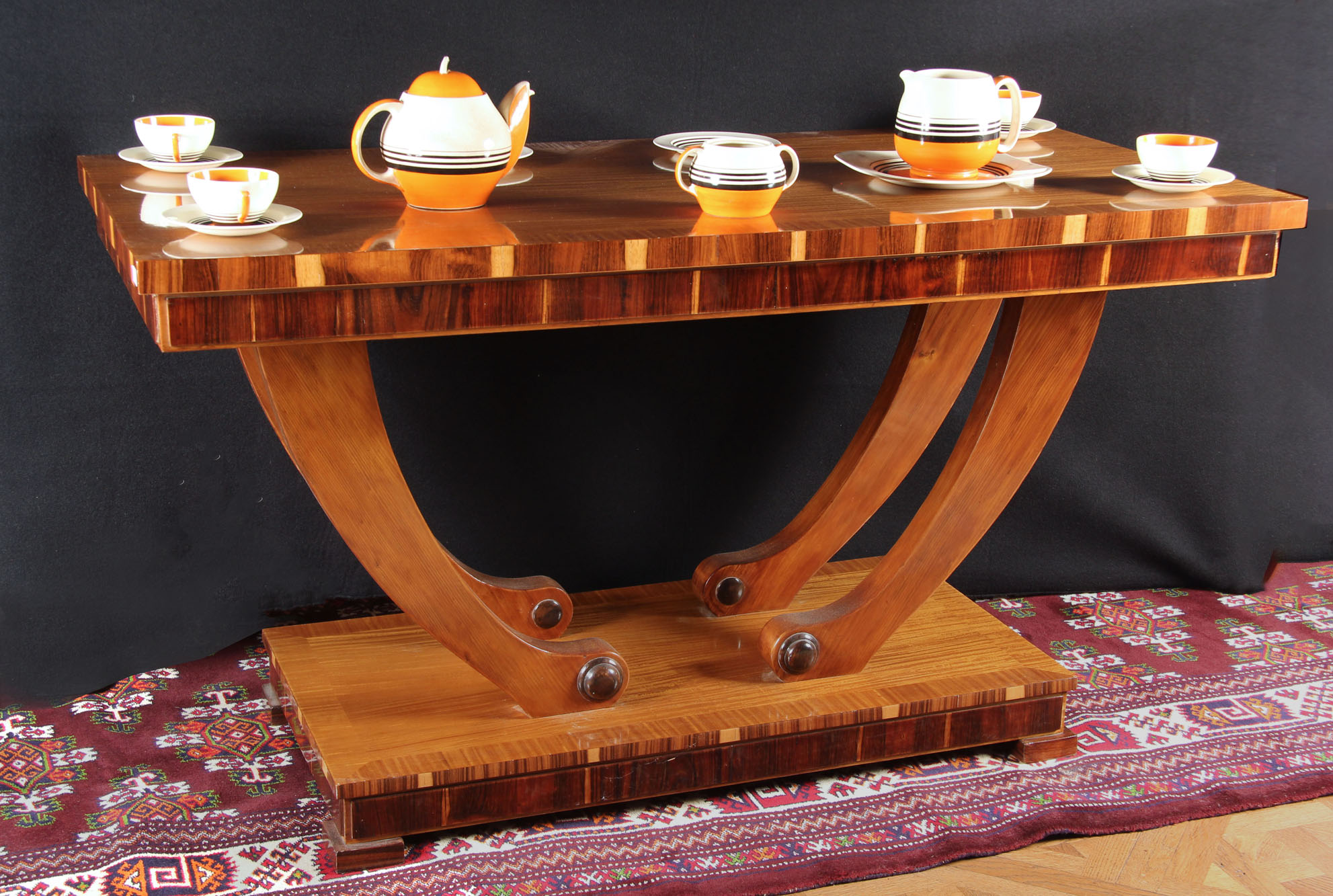 MESA PARA CENTRO DE ESTILO ART DECO. 