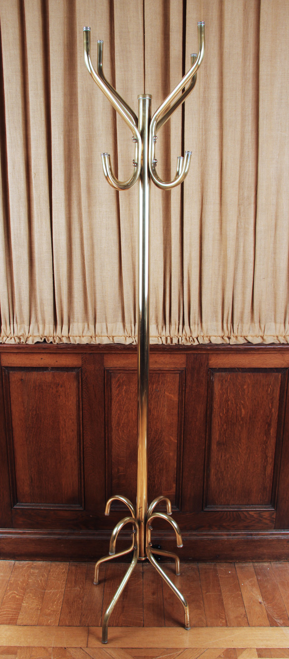  PERCHERO DE BRONCE ESTILO THONET. 