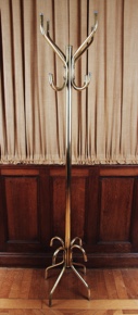 Lote 278: PERCHERO DE BRONCE ESTILO THONET.  PERCHERO DE BRONCE ESTILO THONET. 