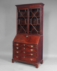 Lote 118: ANTIGUO BUREAU BOOKCASE INGLES JORGE III.  ANTIGUO BUREAU BOOKCASE INGLES JORGE III. 