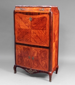 Lote 136: ANTIGUO SECRETAIRE FRANCES DE ESTILO LUIS XV.  ANTIGUO SECRETAIRE FRANCES DE ESTILO LUIS XV. 