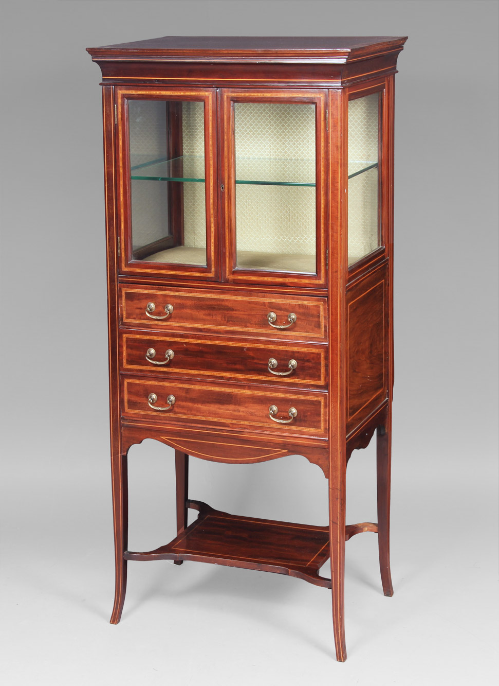  PEQUEÑO MUEBLE VITRINA DE ESTILO INGLES EDUARDIANO. 