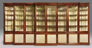 Lote 326: ANTIGUA 'BREAKFRONT BOOKCASE' INGLESA REGENCY.  ANTIGUA 'BREAKFRONT BOOKCASE' INGLESA REGENCY. 