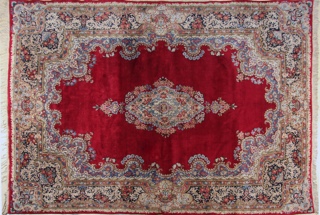 Lote 336: GRAN ALFOMBRA PERSA KIRMAN DE LANA TEJIDA A MANO.  GRAN ALFOMBRA PERSA KIRMAN DE LANA TEJIDA A MANO. 