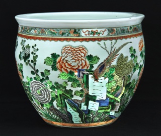 Lote 445: GRAN CACHE POT DE PORCELANA CHINA FAMILLE VERT.  GRAN CACHE POT DE PORCELANA CHINA FAMILLE VERT. 