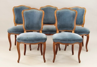 Lote 190: DOCE SILLAS DE ESTILO FRANCES LUIS XV PARA COMEDOR.  DOCE SILLAS DE ESTILO FRANCES LUIS XV PARA COMEDOR. 