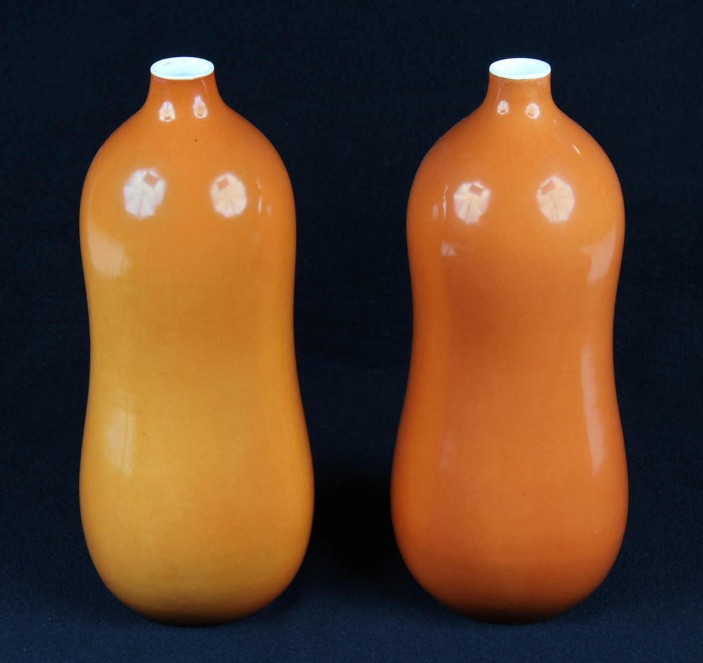  PAR DE VASOS DE PORCELANA CHINA ESMALTADA. 