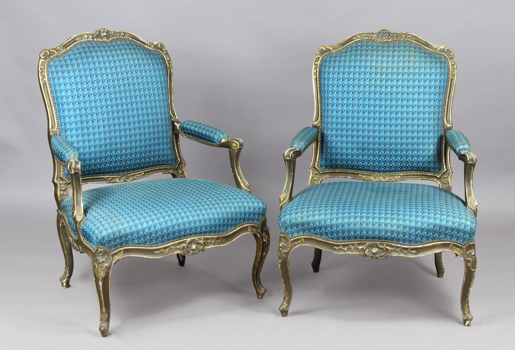  PAR DE SILLONES DE ESTILO FRANCES LUIS XV. 