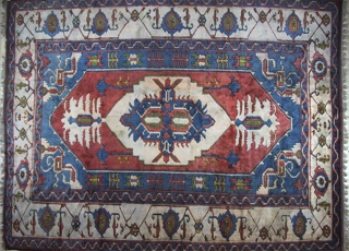 Lote 344: ALFOMBRA CAUCASICA KASAK DE LANA TEJIDA A MANO.  ALFOMBRA CAUCASICA KASAK DE LANA TEJIDA A MANO. 