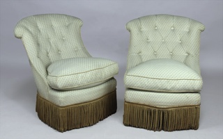 Lote 275: PAR DE BUTACAS CONFORTABLES TOTALMENTE TAPIZADAS.  PAR DE BUTACAS CONFORTABLES TOTALMENTE TAPIZADAS. 