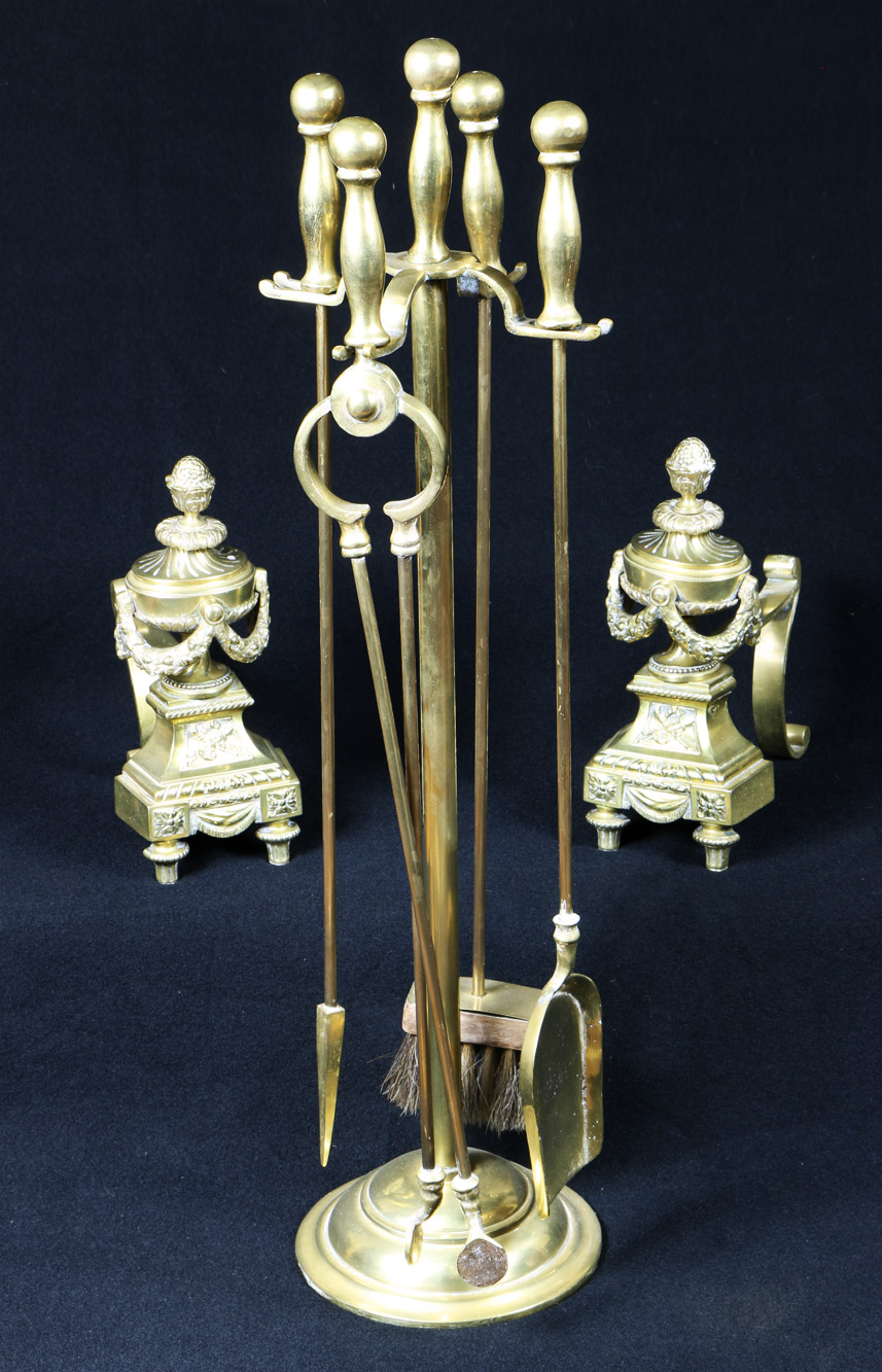  CONJUNTO DE BRONCE DORADO PARA CHIMENEA.