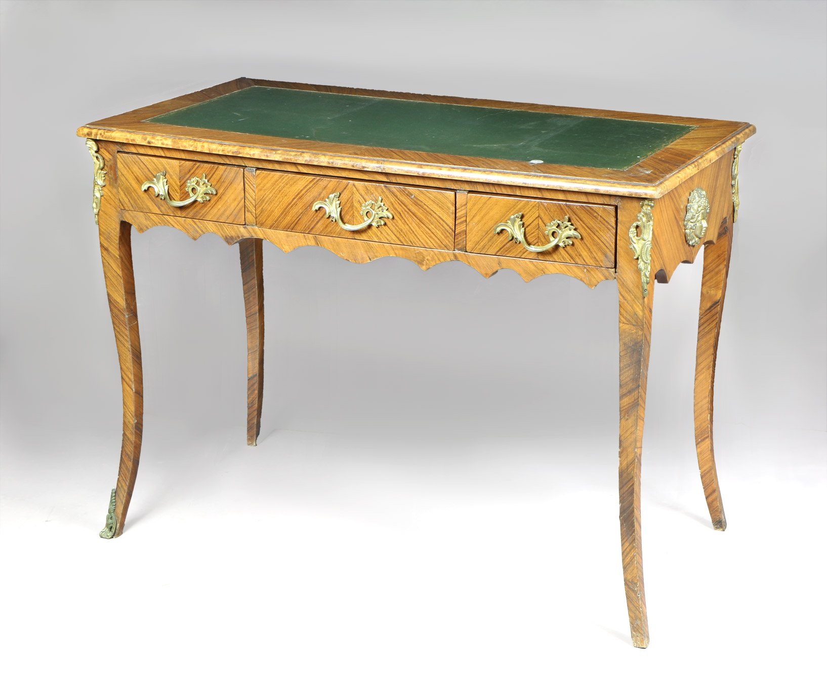  MESA ESCRITORIO DE ESTILO FRANCES LUIS XV.